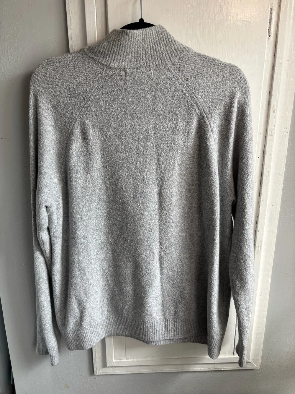 Banana Republic Men's Light Gray Half-Zip Sweater